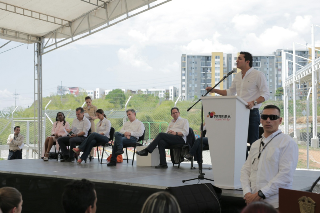 ALCALDE EN INAUGURACIÓN DEL COLEGIO Y CDI SALAMANCA 2