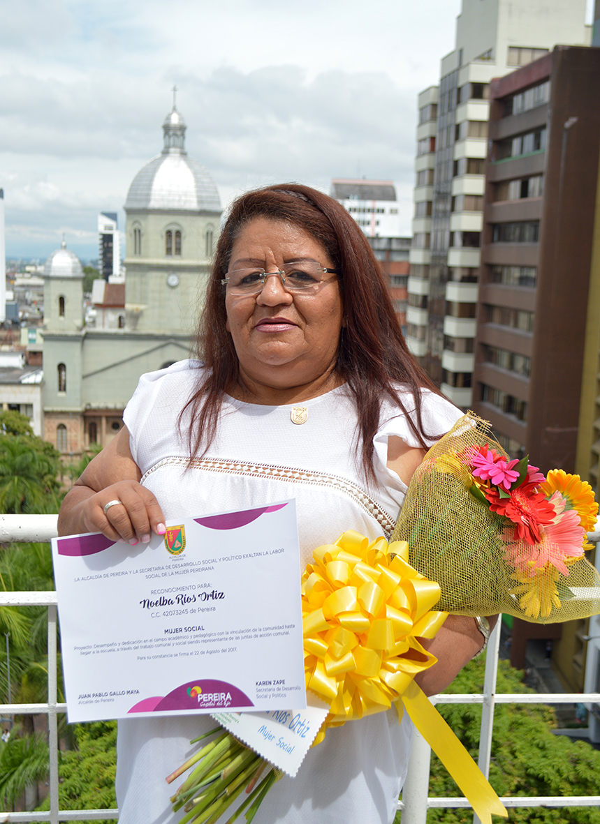 PROFESORA CON RECONOCIMIENTO